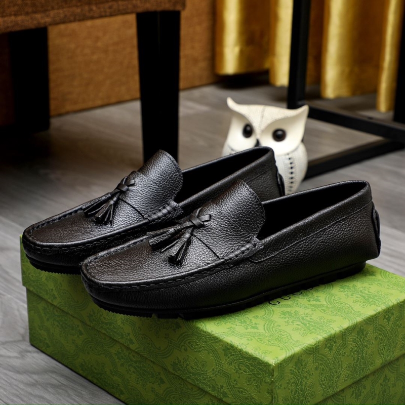 G*u*i leather shoes